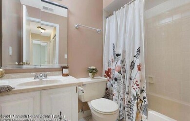 40 Bristol Ct unit 6, Freehold, NJ 07728 - photo 5