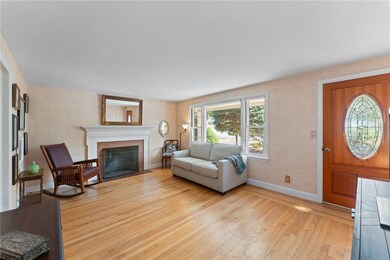 41 Thistle Dr, Cranston, RI 02920 - photo 5