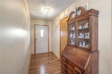 512 S Poseidon Way, Raymore, MO 64083 - photo 5