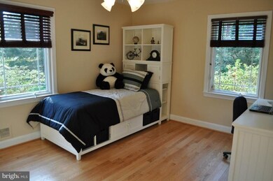 3504 Barkley Dr, Fairfax, VA 22031 - photo 6