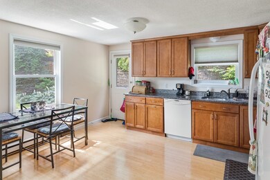 15 Walnut Ct unit 15, Arlington, MA 02476 - photo 6