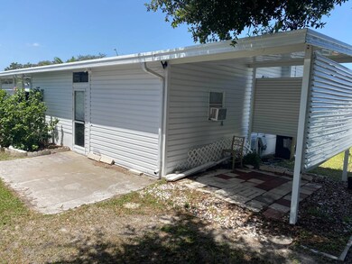 37517 Bimini Dr, Zephyrhills, FL 33541 - photo 5