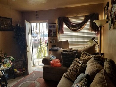2032 W Cypress