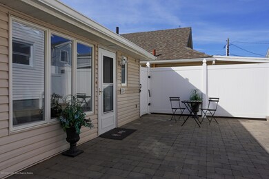 PRIVATE PATIO