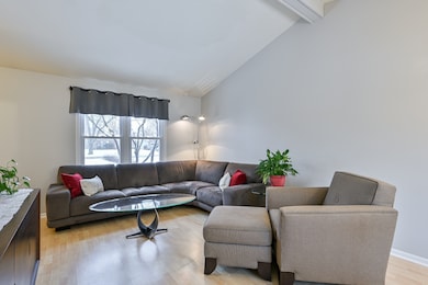 422 Byron Ct, Wheaton, IL 60187 - photo 6