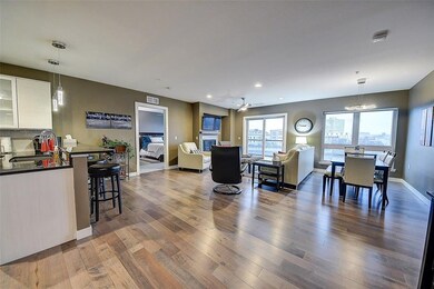 450 1st St SW unit 405, Cedar Rapids, IA 52404 - photo 3