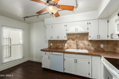 Eat-In Kitchen