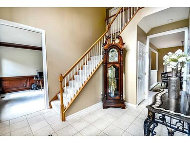 Entry/Foyer.