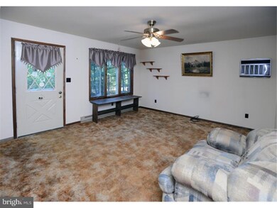 233 Majestic Dr, Saylorsburg, PA 18353 - photo 3