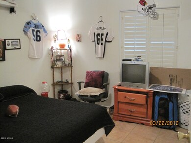 1027 W Julie 062