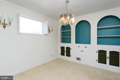 8221 Thornton Rd, Towson, MD 21204 - photo 6