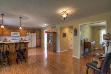 814 Brook Forest Rd, Nixa, MO 65714 - photo 3