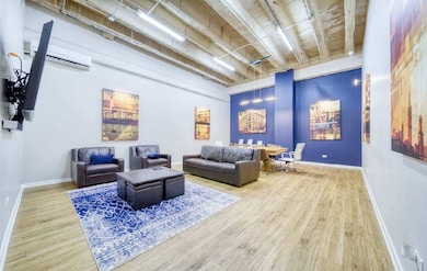 1645 W Ogden Ave unit 607, Chicago, IL 60612 - photo 4