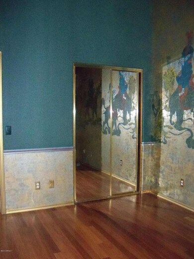 Double door Den/3rd bedroom