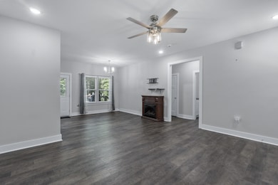 141 Woodland Way-4