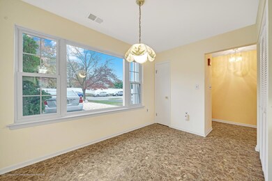 5 Fieldcrest Way Hazlet NJ-large-008-10-