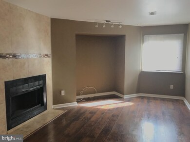 1305 Berwyck Ct, Sicklerville, NJ 08081 - photo 2