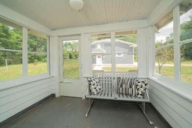 7016_N_Riverview_Drive_Watermark_28