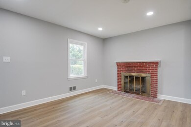 5202 57th Ave, Hyattsville, MD 20781 - photo 7
