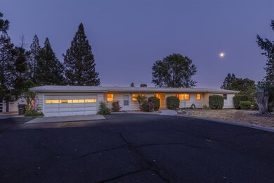 3617 Ross Ln, Central Point, OR 97502 - photo 2