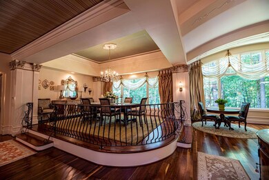 Dining room.