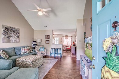 Vaulted Ceiling - Laminate Wood flooring new in 20