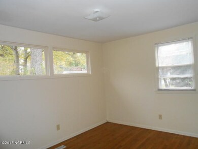 602 Maple St, Jacksonville, NC 28540 - photo 7