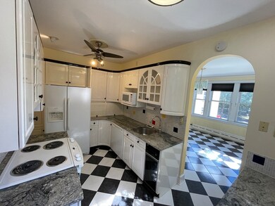 145 Babcock St unit 3, Brookline, MA 02446 - photo 6