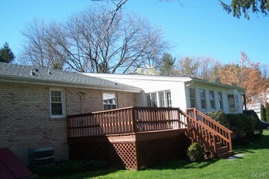 275 Bridle Path Rd, Bethlehem, PA 18017 - photo 2