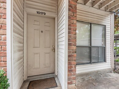 10179 Oakberry St, Houston, TX 77042 - photo 3