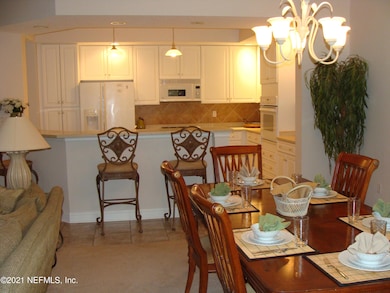 Dining to Kitchen
