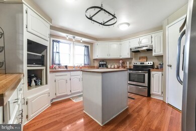 22482 Cornwall Dr, California, MD 20619 - photo 3