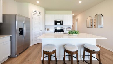 1209 E Ruger Ln, Mustang, OK 73064 - photo 5