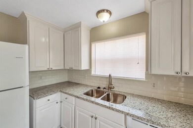 11012 Tridens Ct, Houston, TX 77086 - photo 6