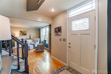 Entry w new HW floors