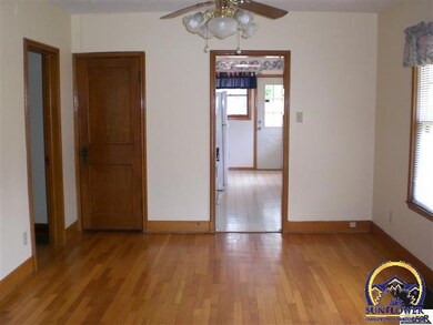 1534 SW Campbell Ave, Topeka, KS 66604 - photo 4