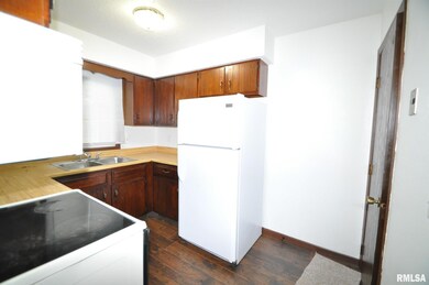 213 W 65th St, Davenport, IA 52806 - photo 4