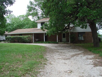 1700 Moss St, Gainesville, TX 76240 - photo 3