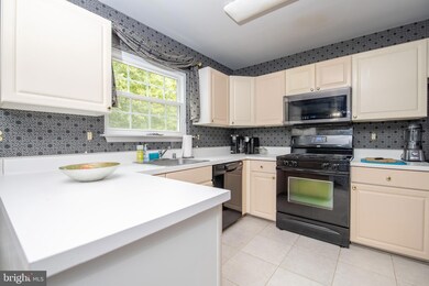 4907 Lockard Dr, Owings Mills, MD 21117 - photo 6