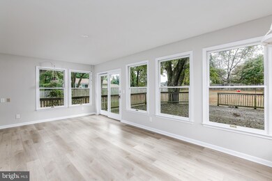 1019 Courtland Dr, Sykesville, MD 21784 - photo 5