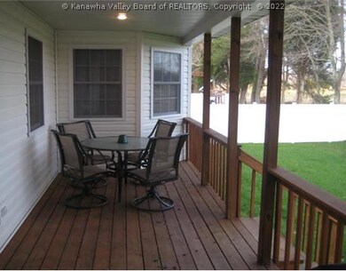 458 Pebble Creek Dr, Fraziers Bottom, WV 25082 - photo 6