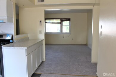 161 Evergreen Rd unit 11B, Edison, NJ 08837 - photo 6