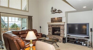 2323 SW 40th St, Redmond, OR 97756 - photo 2