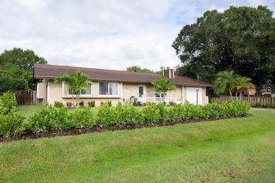 6015 Seagrape Dr, Fort Pierce, FL 34982 - photo 2