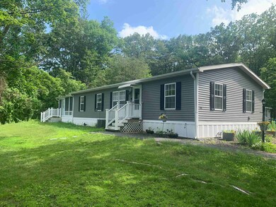 148 Daffodil Hill Ln, Rochester, NH 03868 - photo 4