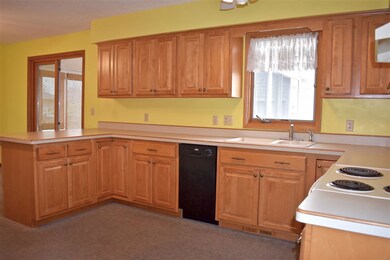 4011 Jodi Dr, Waterloo, IA 50701 - photo 3