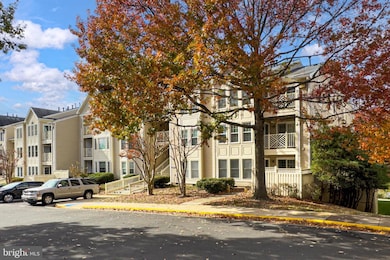 12213 Fairfield House Dr unit 506B, Fairfax, VA 22033 - photo 2