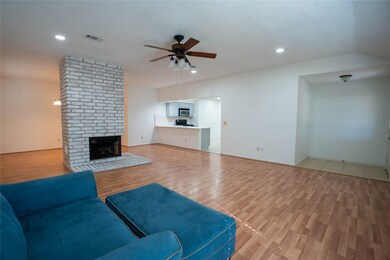 8610 Hot Springs Dr, Houston, TX 77095 - photo 3