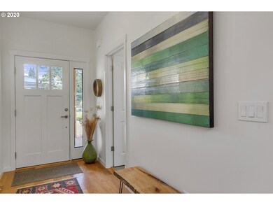 516 E Main St, Carlton, OR 97111 - photo 4