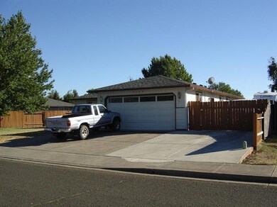 1187 Glengrove Ave, Central Point, OR 97502 - photo 2